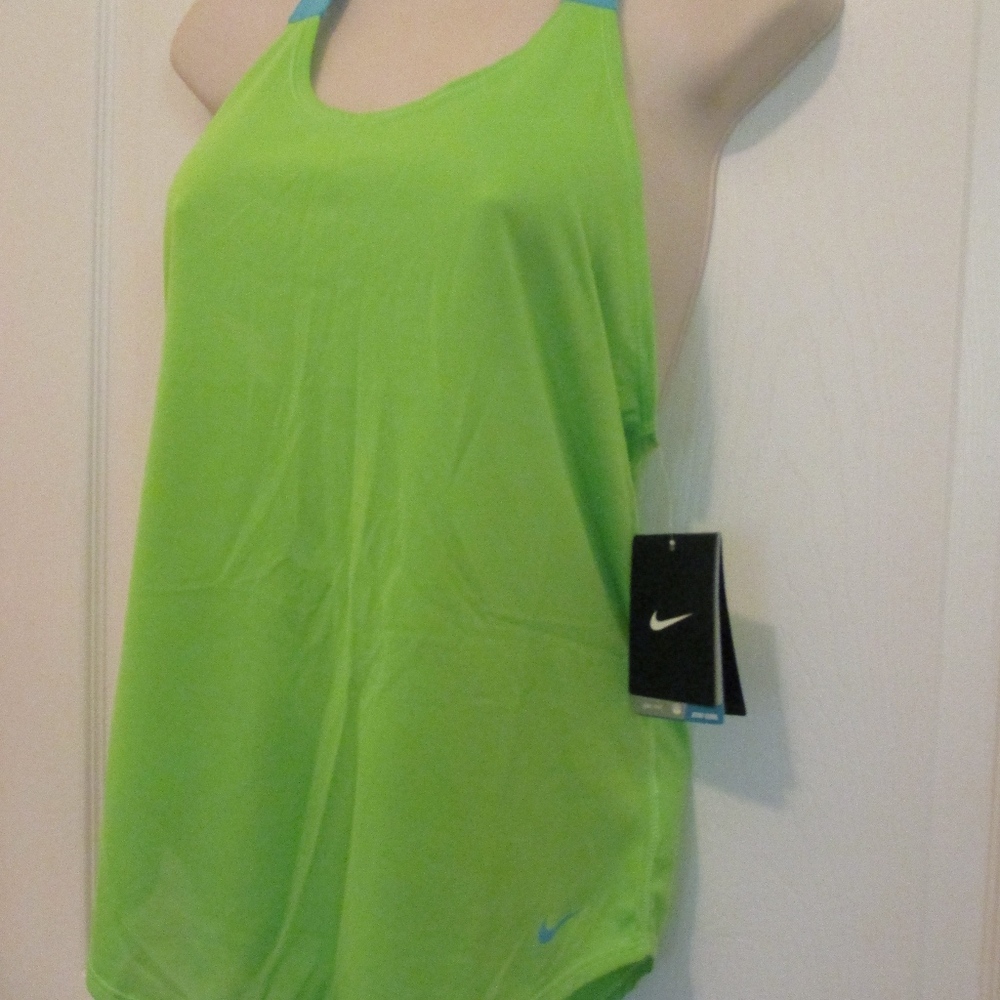 NWT - NIKE Training top - sz XS - MSRP $35.00